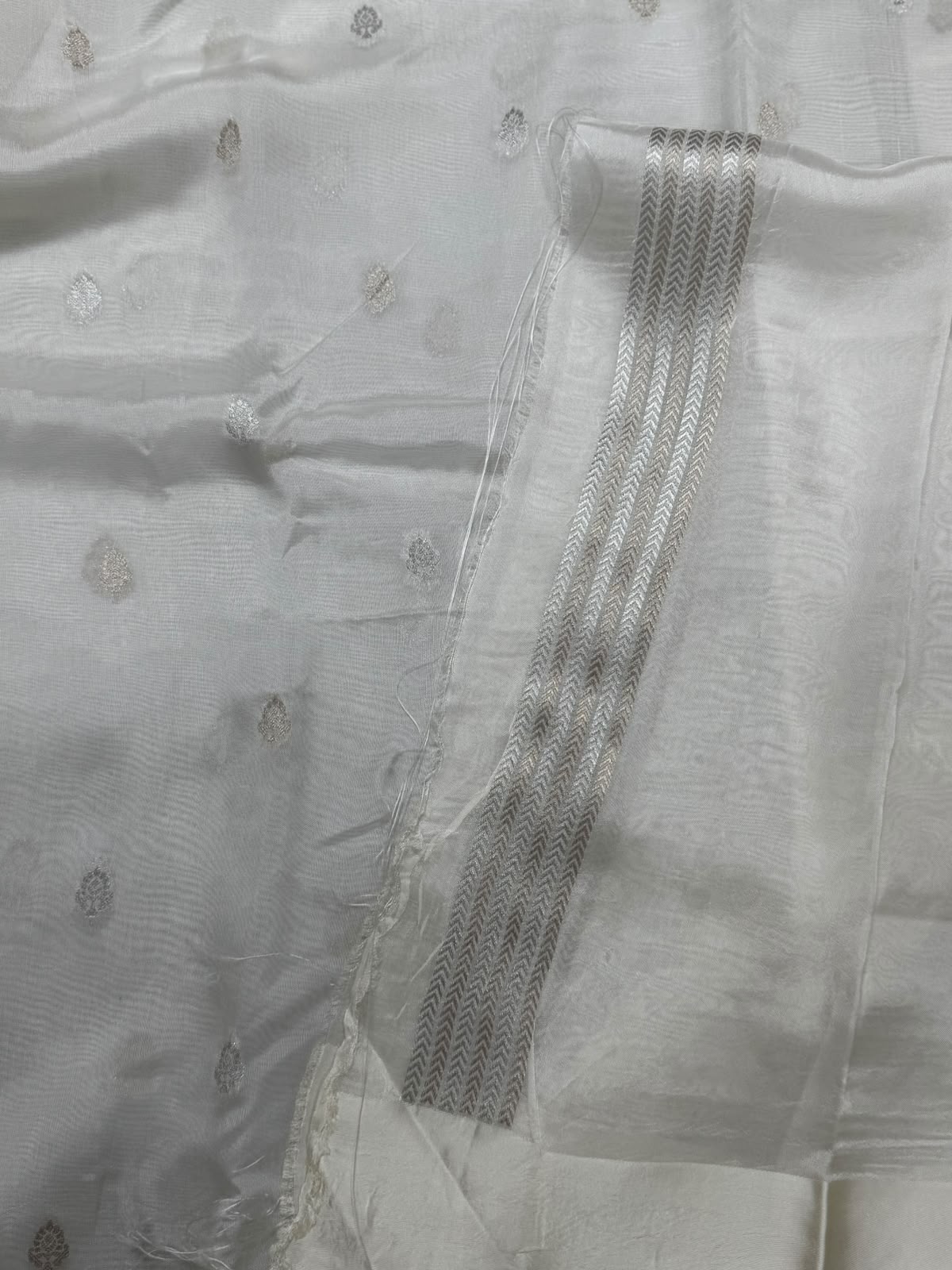 Cream Small Butta Tussar Georgette 106 Saree