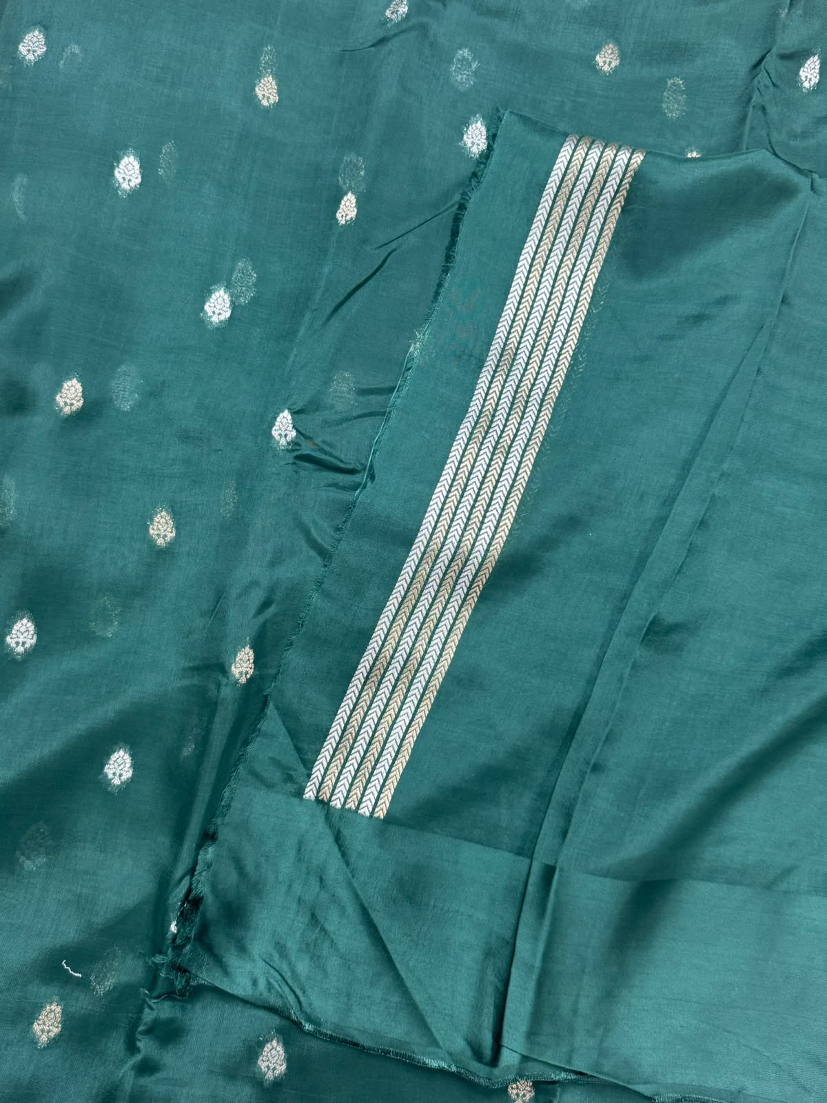 Dark Green Small Butta Tussar Georgette 106 Saree