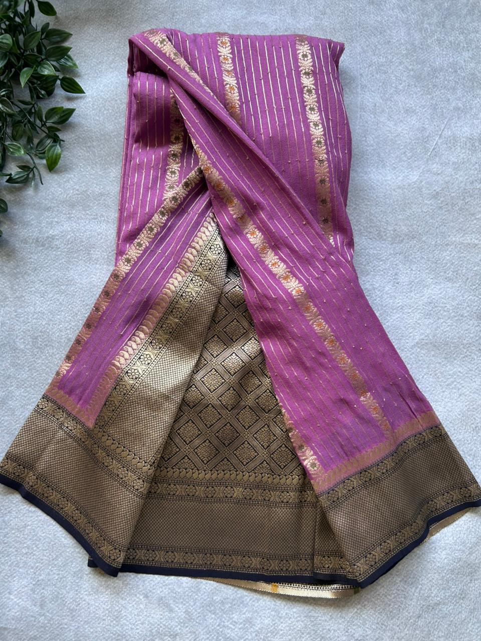 Light purple semi crepe Saree SCS106