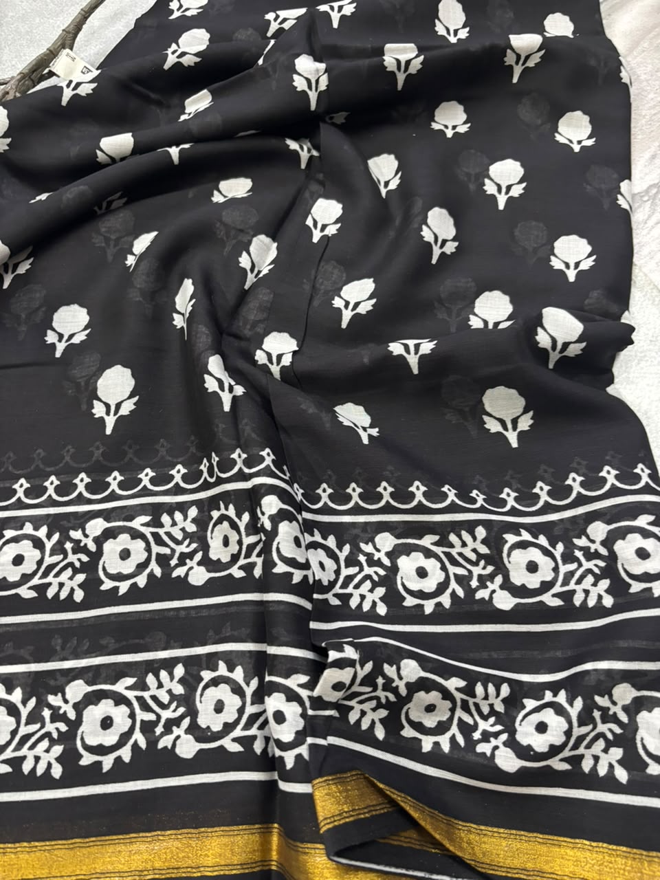 Black n white digital print saree