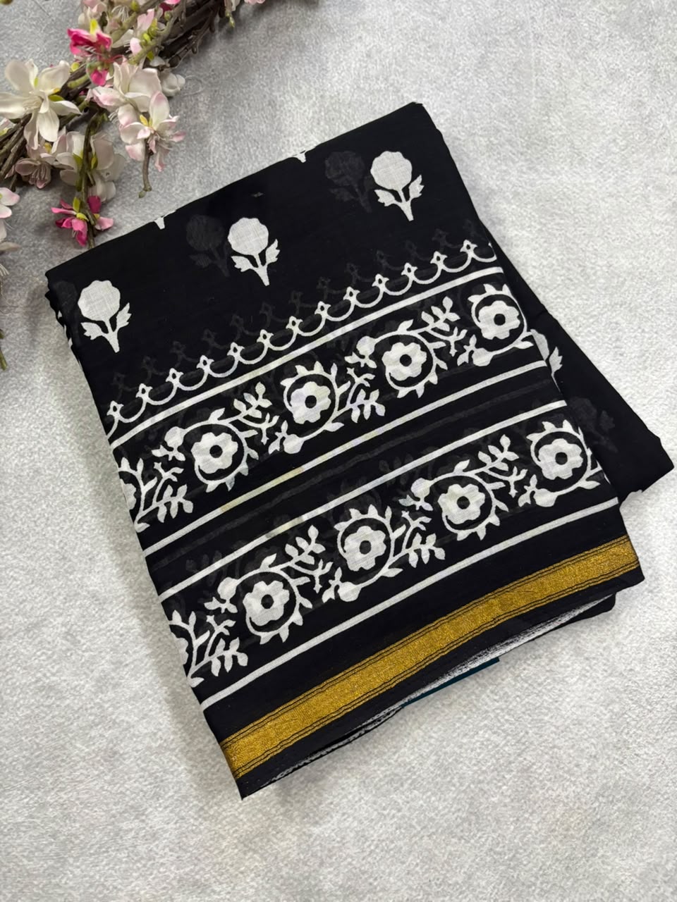 Black n white digital print saree