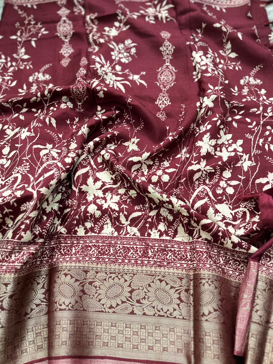 Maroon n white digital print crepe saree