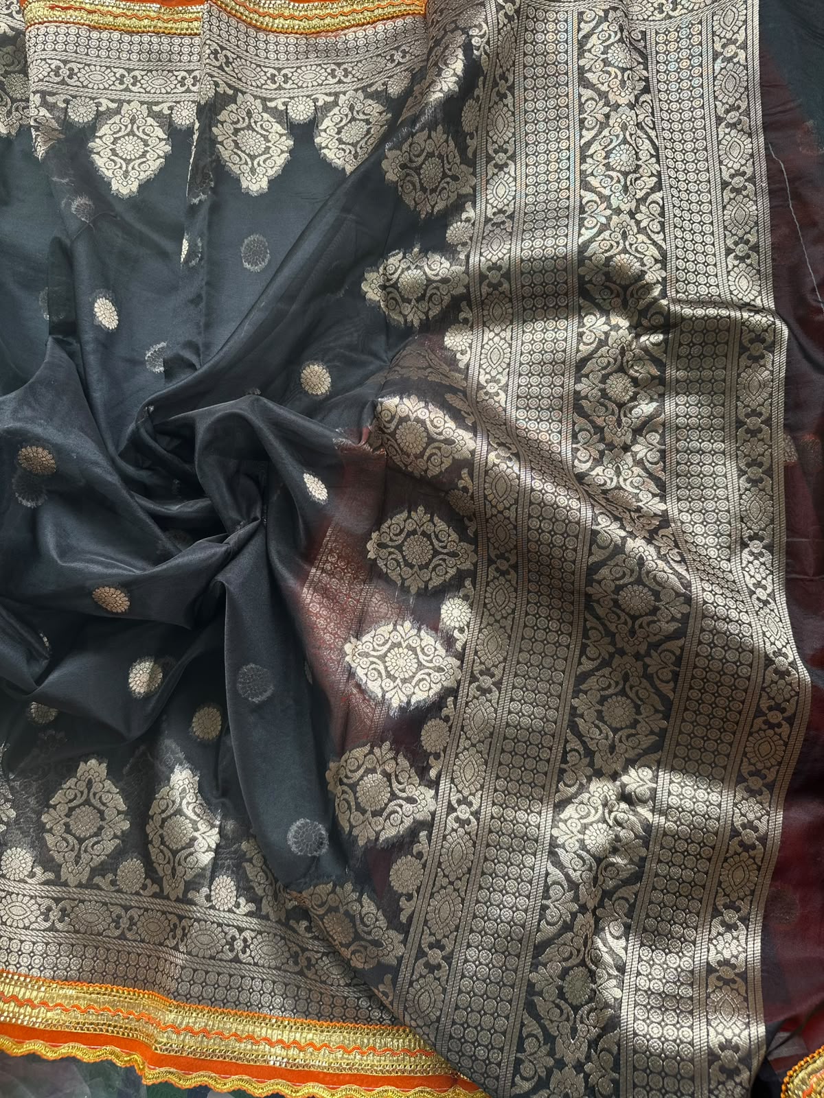 semi tissue scallop border