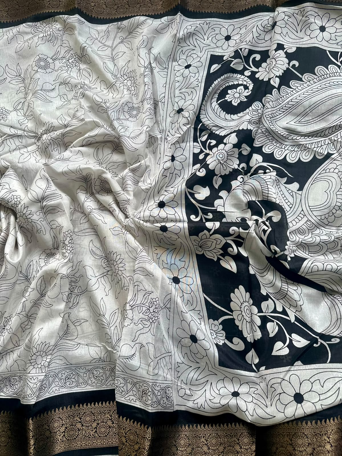 soft tussar white n black sare