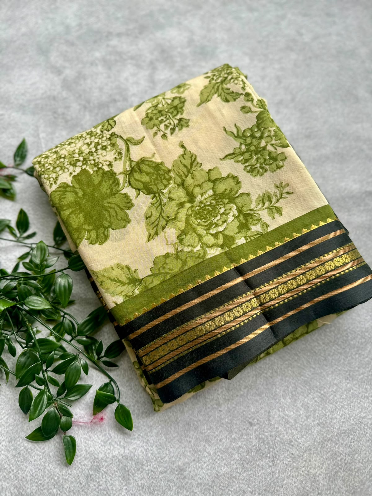 semi tussar grren saree
