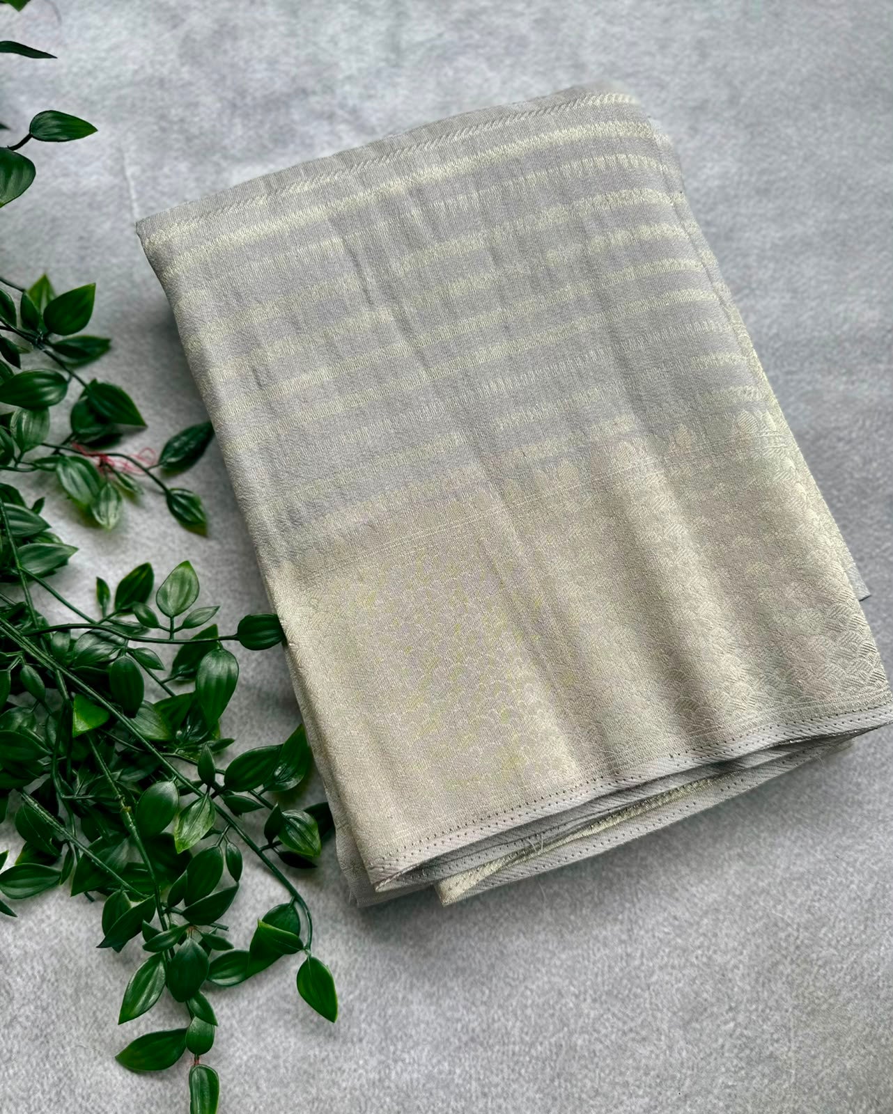 semi georgette grey saree