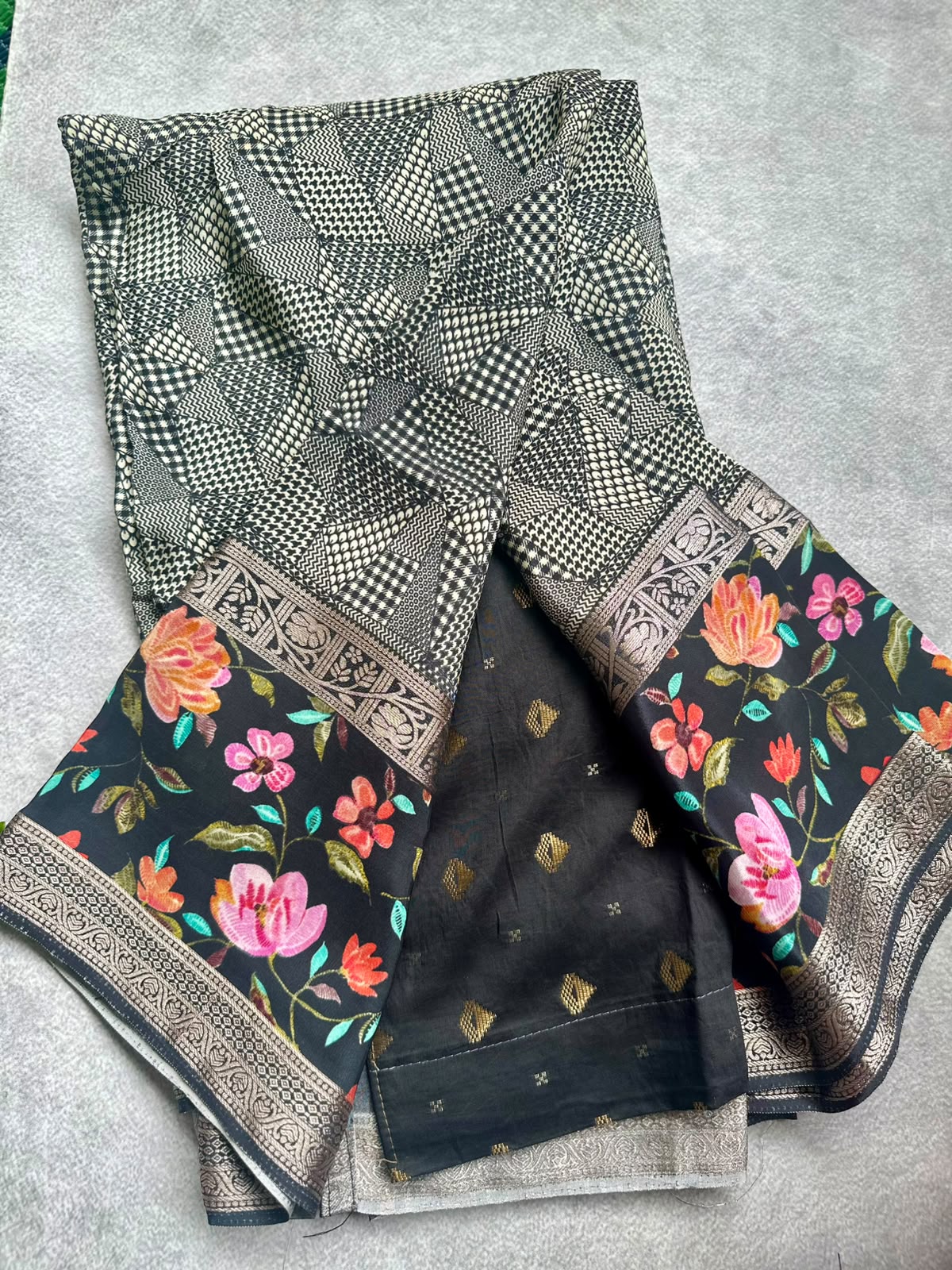 semi crepe grey saree