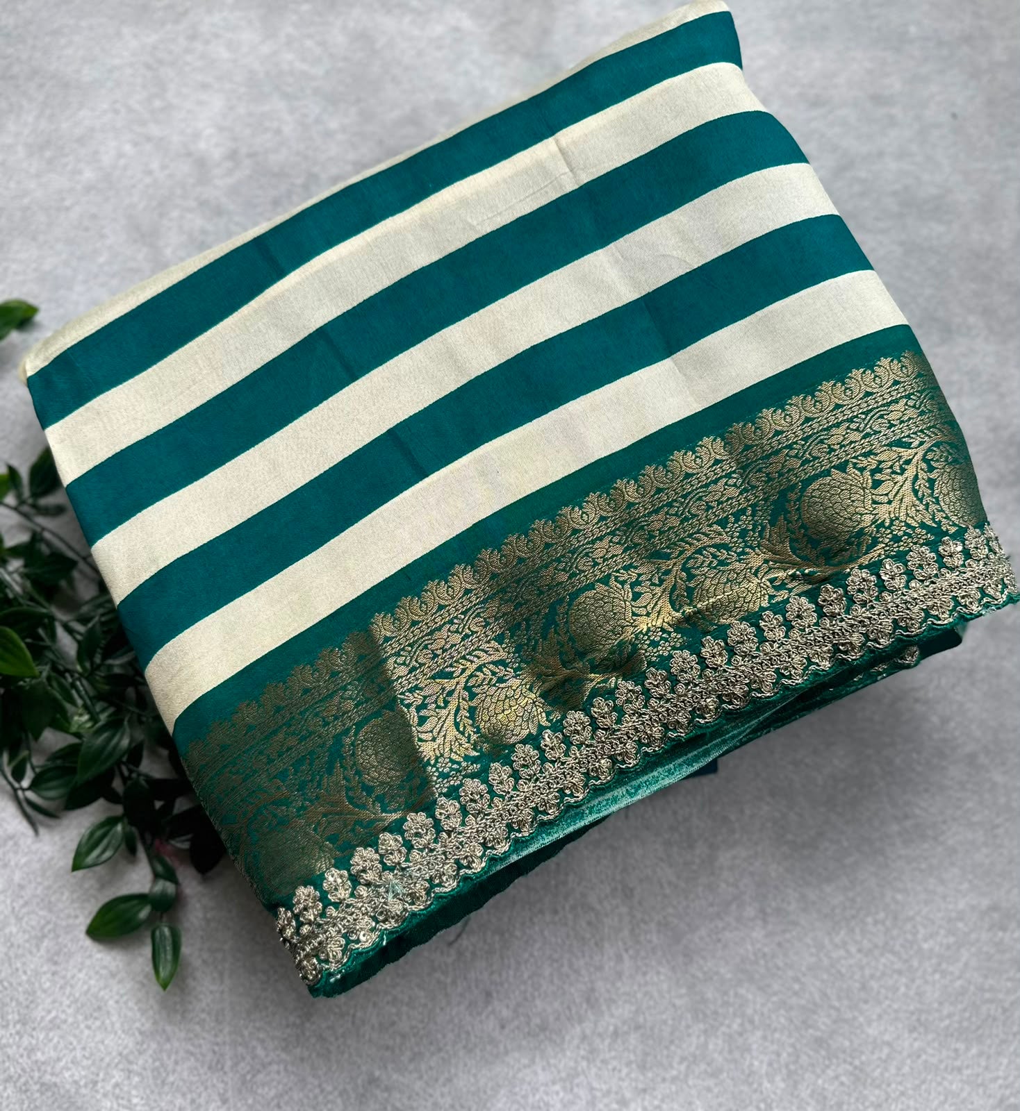 crepe scallop border saree