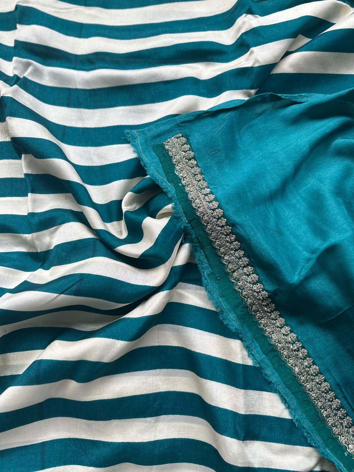 crepe scallop border saree