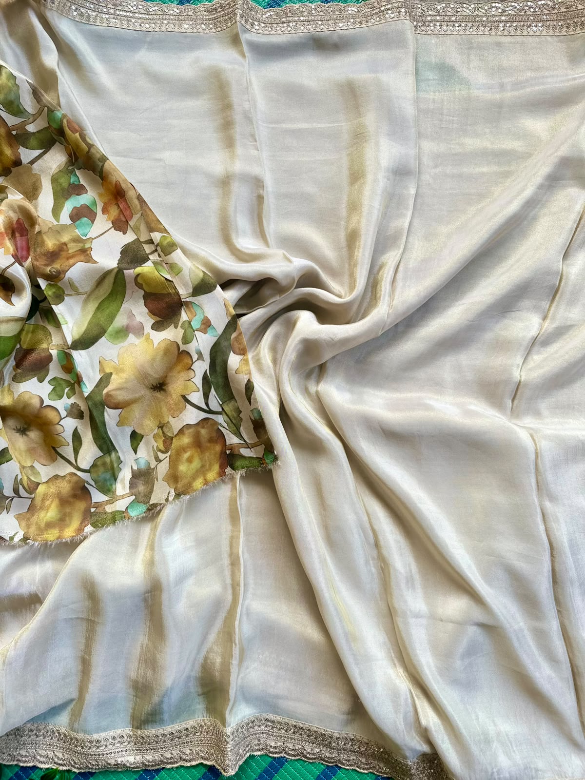 crepe scallop border saree