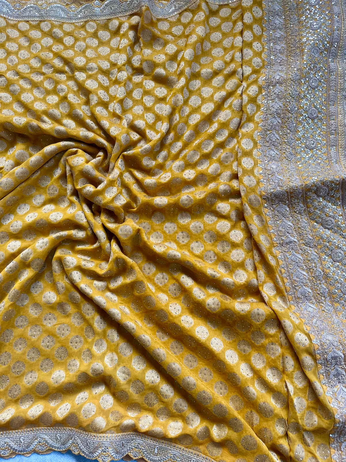 crepe scallop border saree