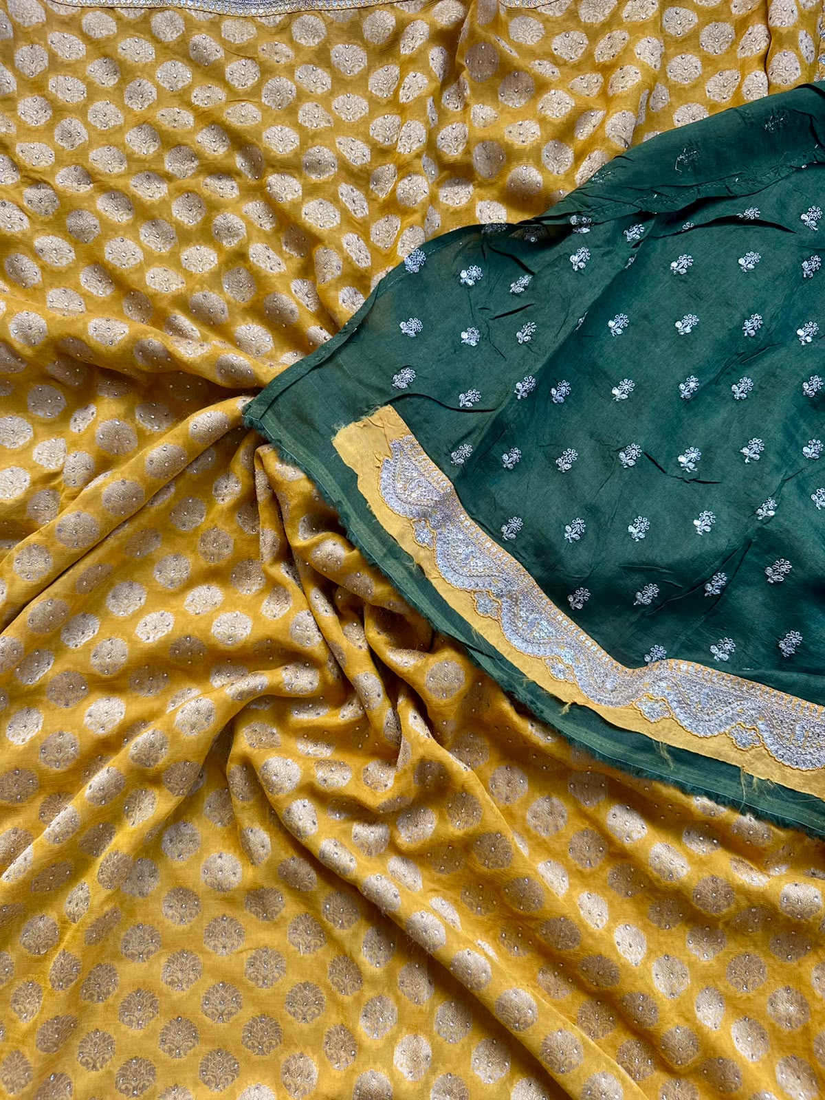 crepe scallop border saree