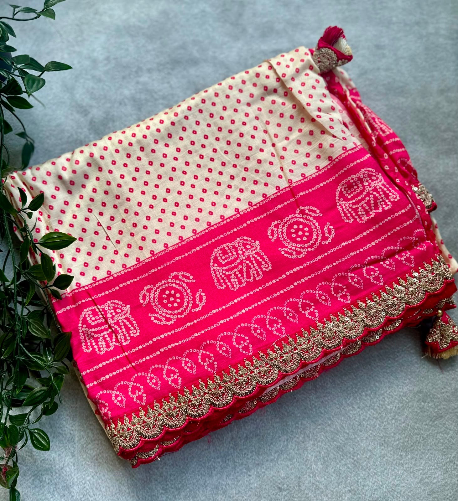 crepe scallop border pink  saree