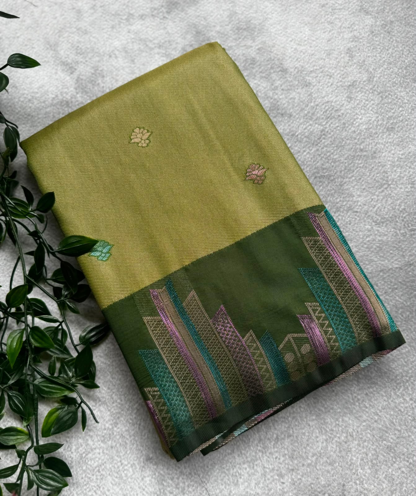 Green small butta crepe saree