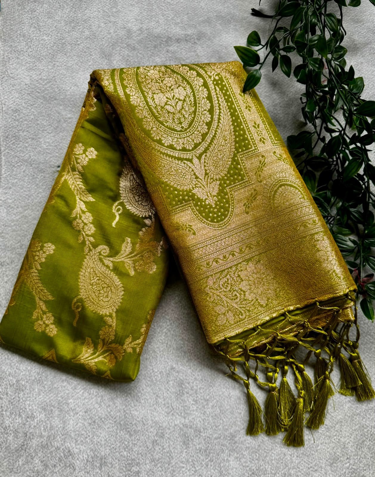 Mehendi green semi soft silk saree