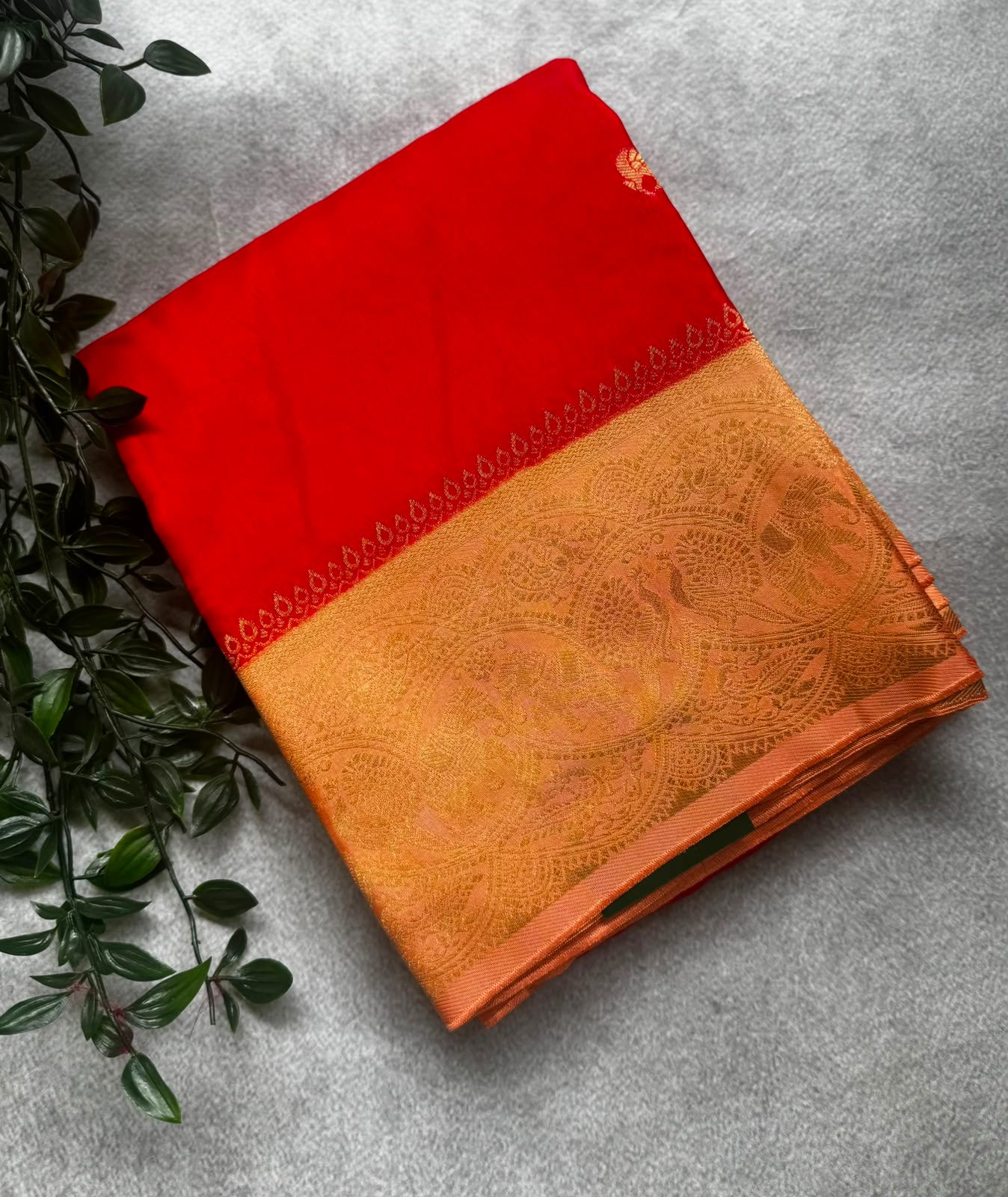 Red small butta crepe saree