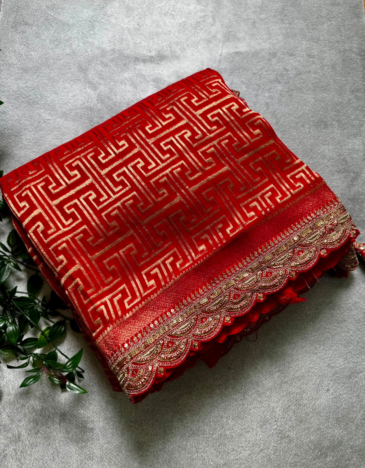 Red scallop border georgette saree
