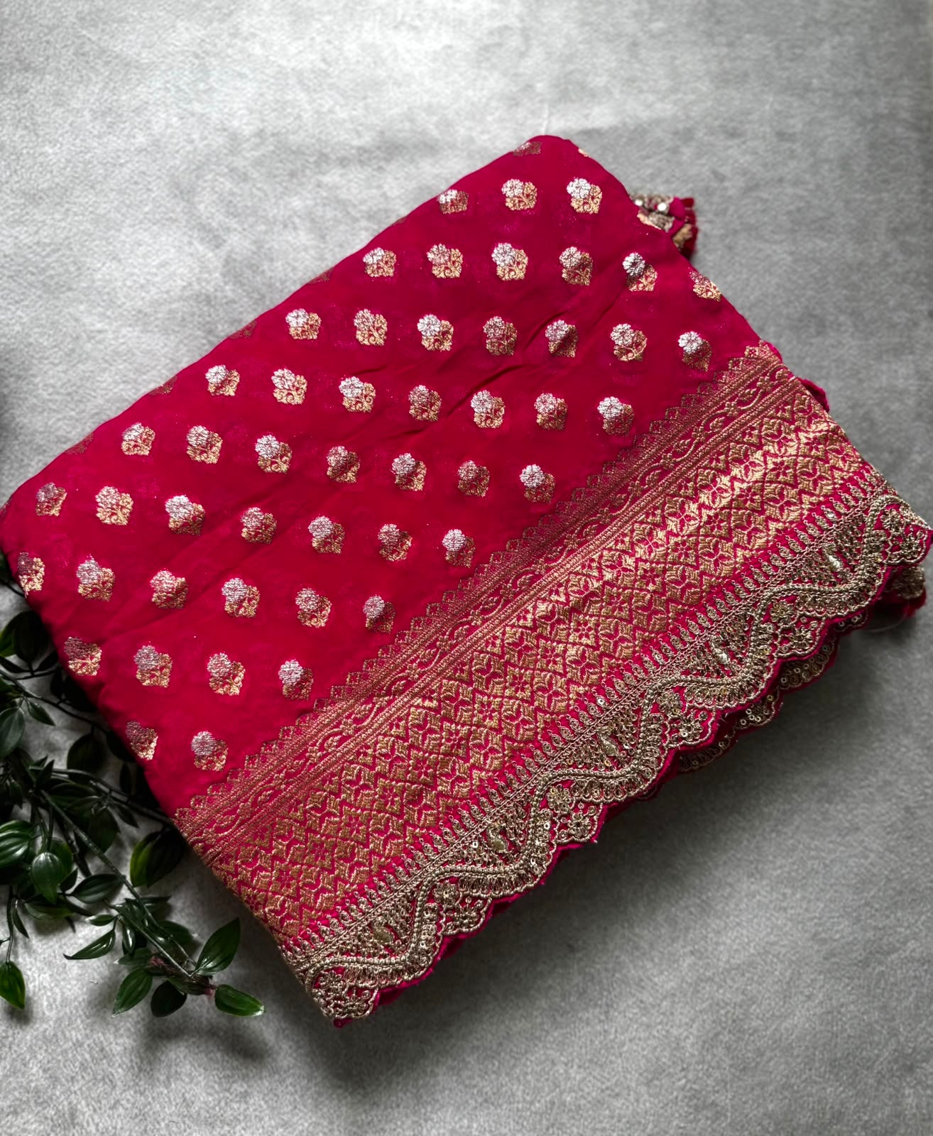 Pink scallop border georgette saree
