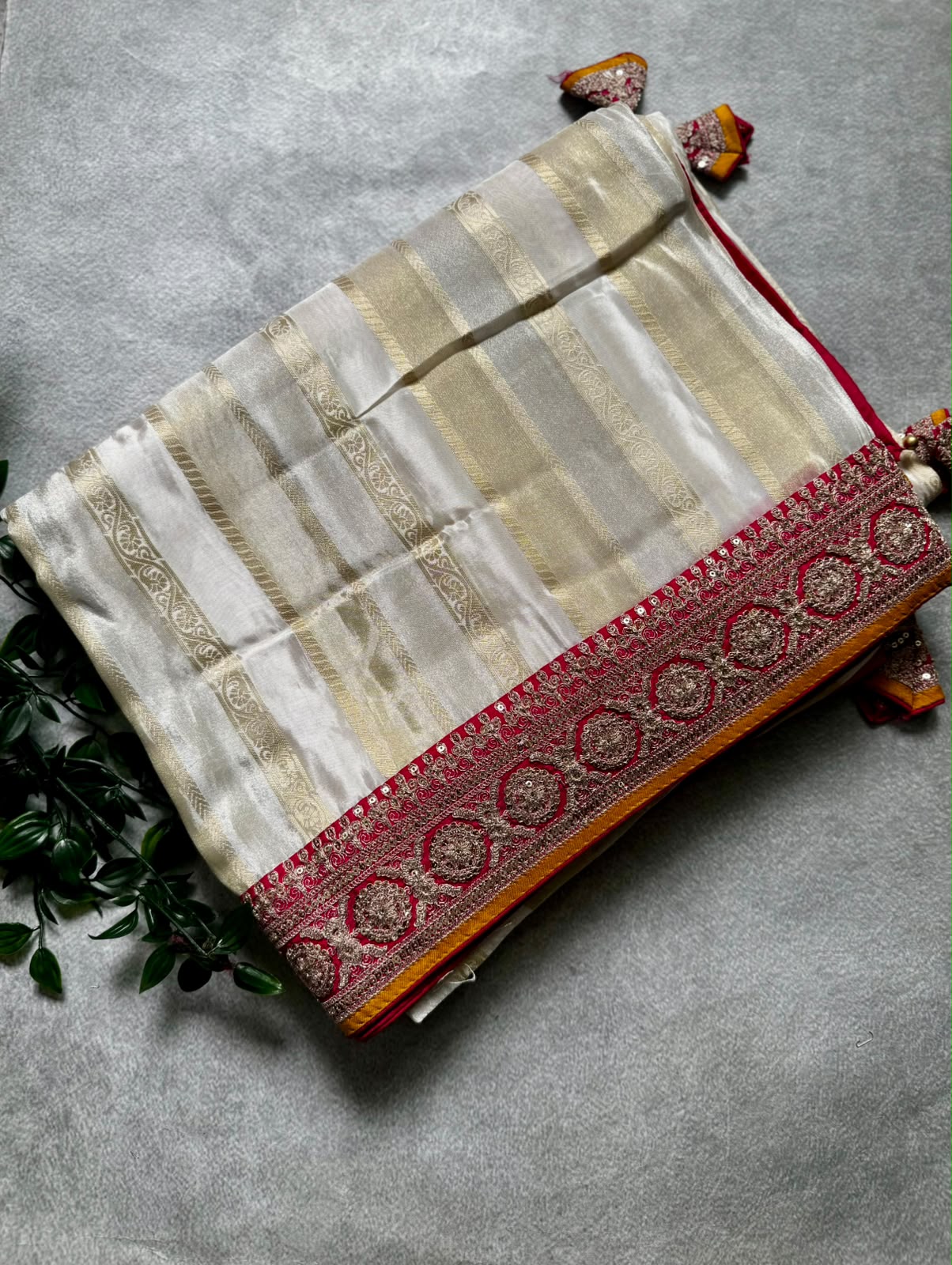 Cream scallop border georgette saree