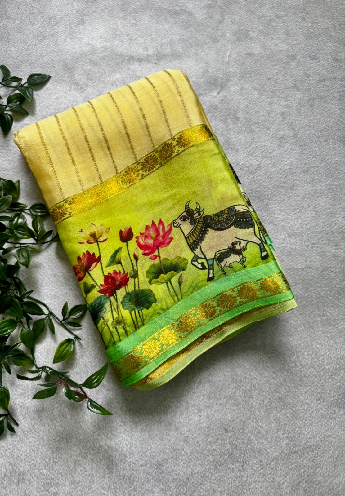 Cream pure wrinkle crepe digital print border saree