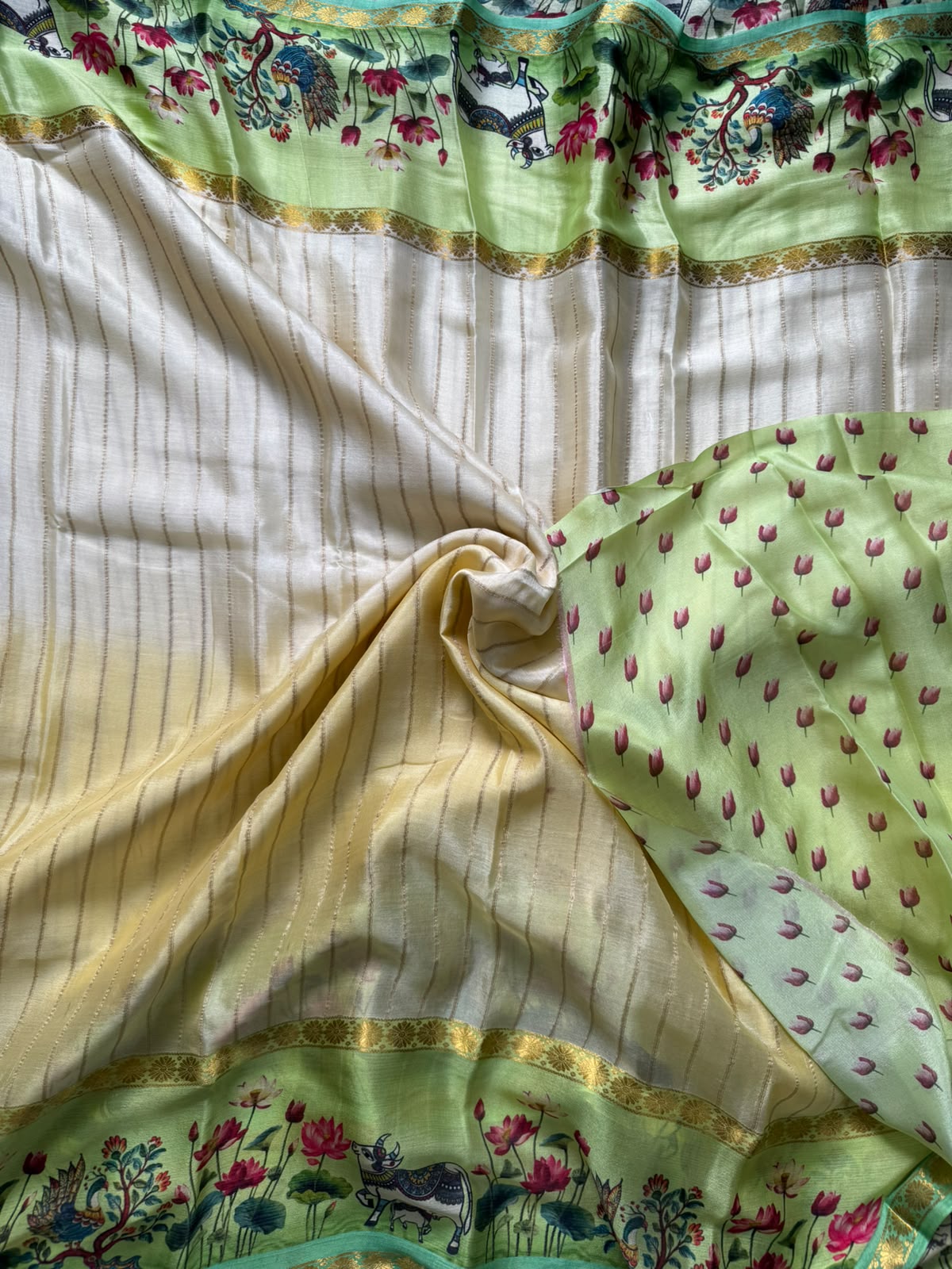 Cream pure wrinkle crepe digital print border saree