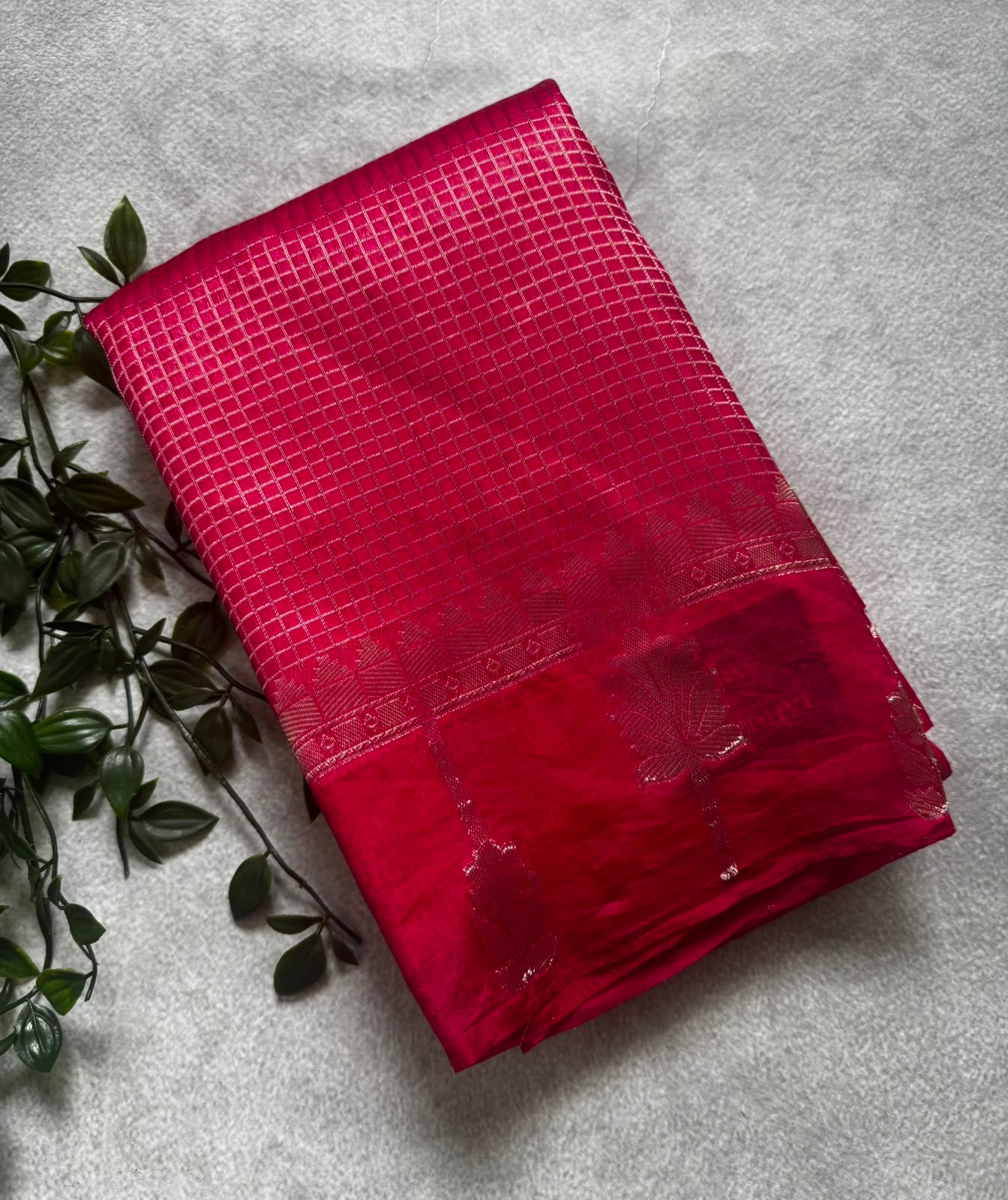 Pink checks crepe saree