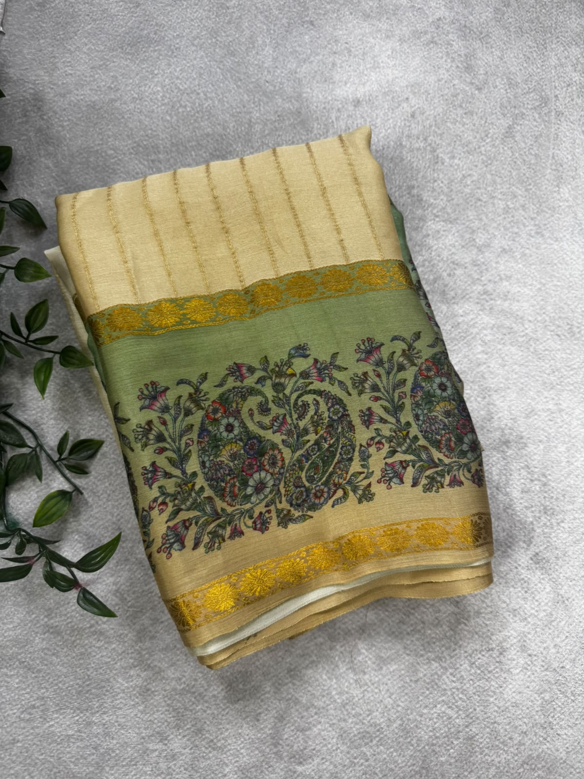 Cream wrinkle crepe digital print border saree