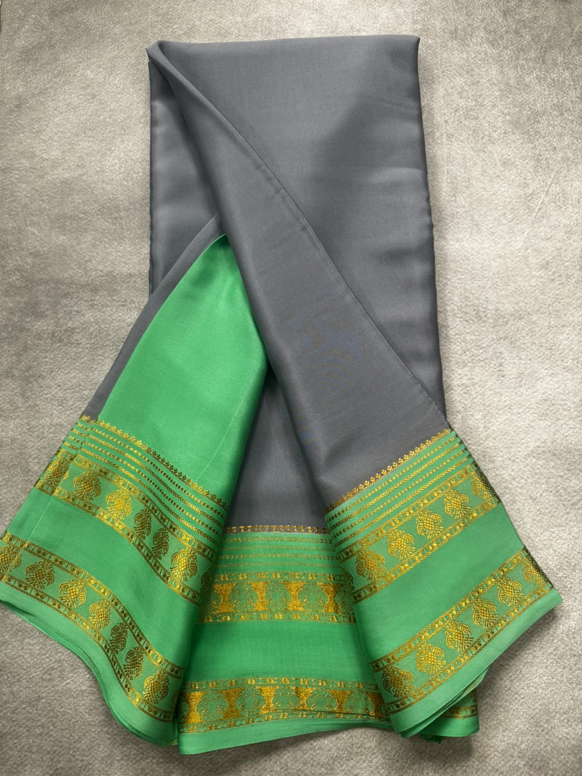 Grey gandaberunda border pure mysore silk saree GB107