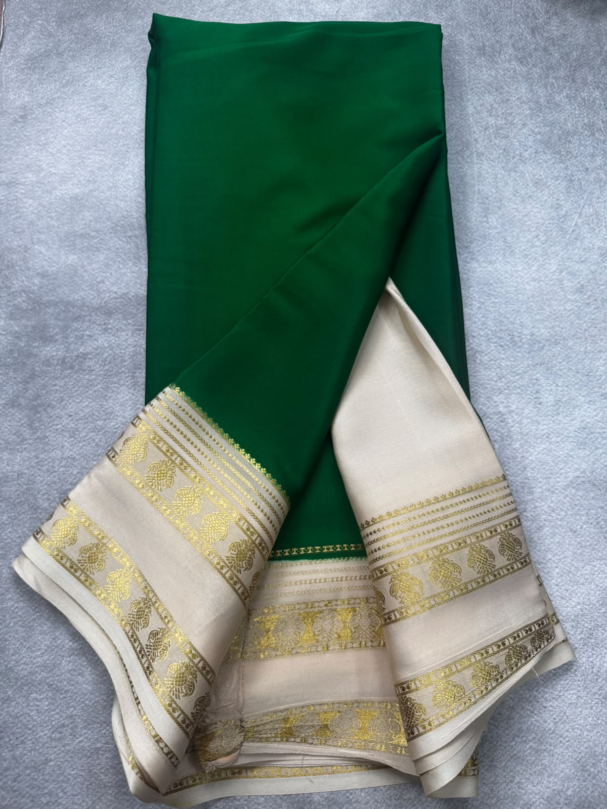 Green gandaberunda border pure mysore silk saree GB107