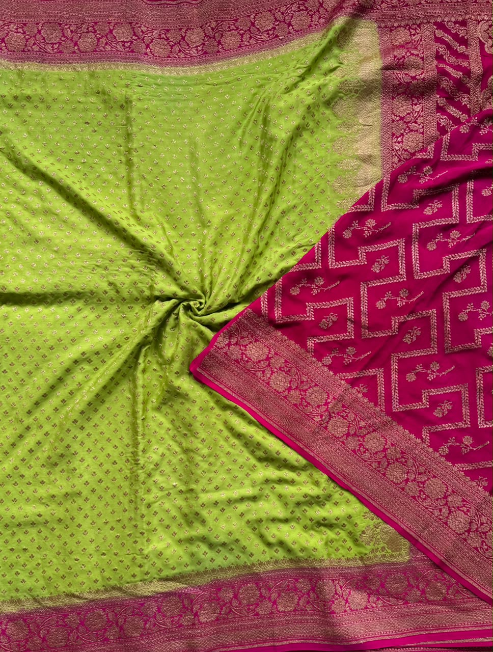 Green Small Butta Pure Benarasi Crepe 107 Saree