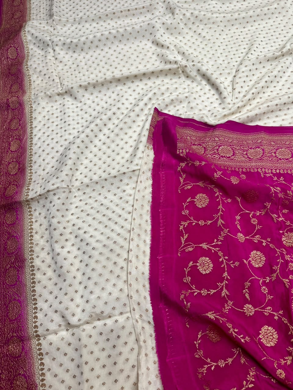 White Small Butta Pure Benarasi Crepe 107 Saree