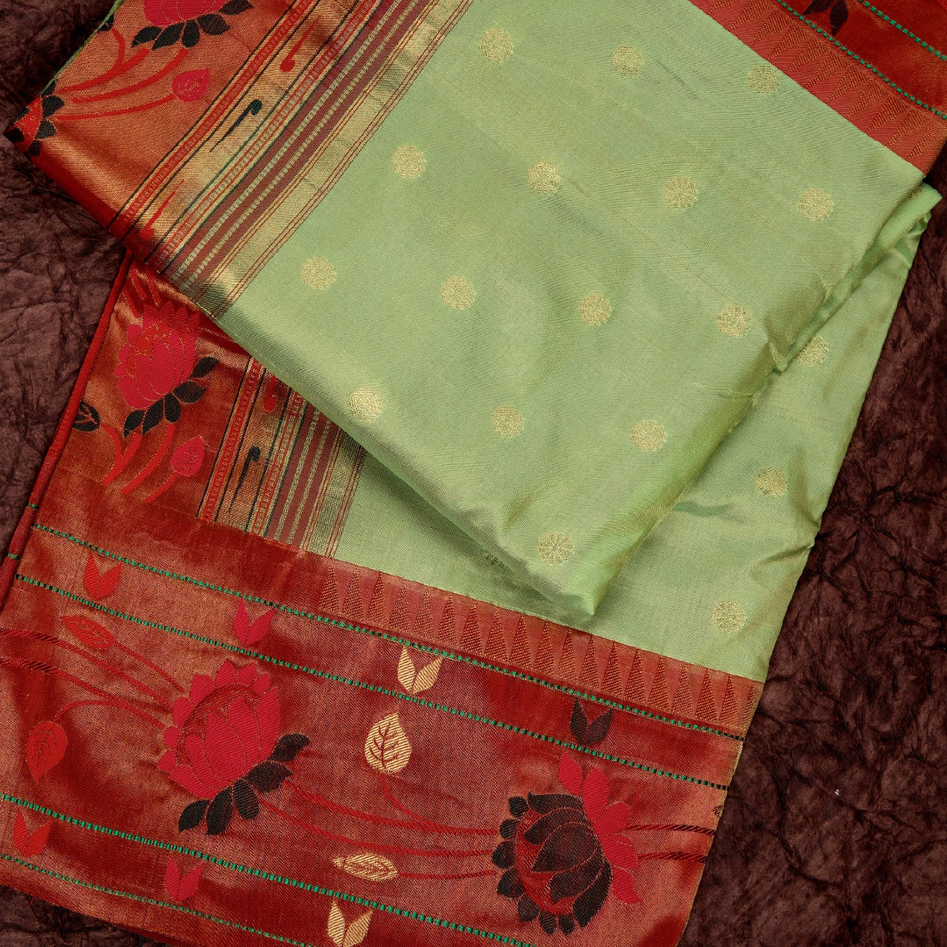 Parot Green Small Butta Pure Paithani Silk Saree