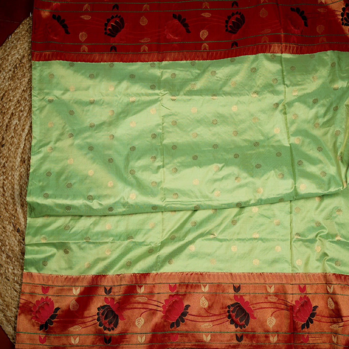 Parot Green Small Butta Pure Paithani Silk Saree (Swara)