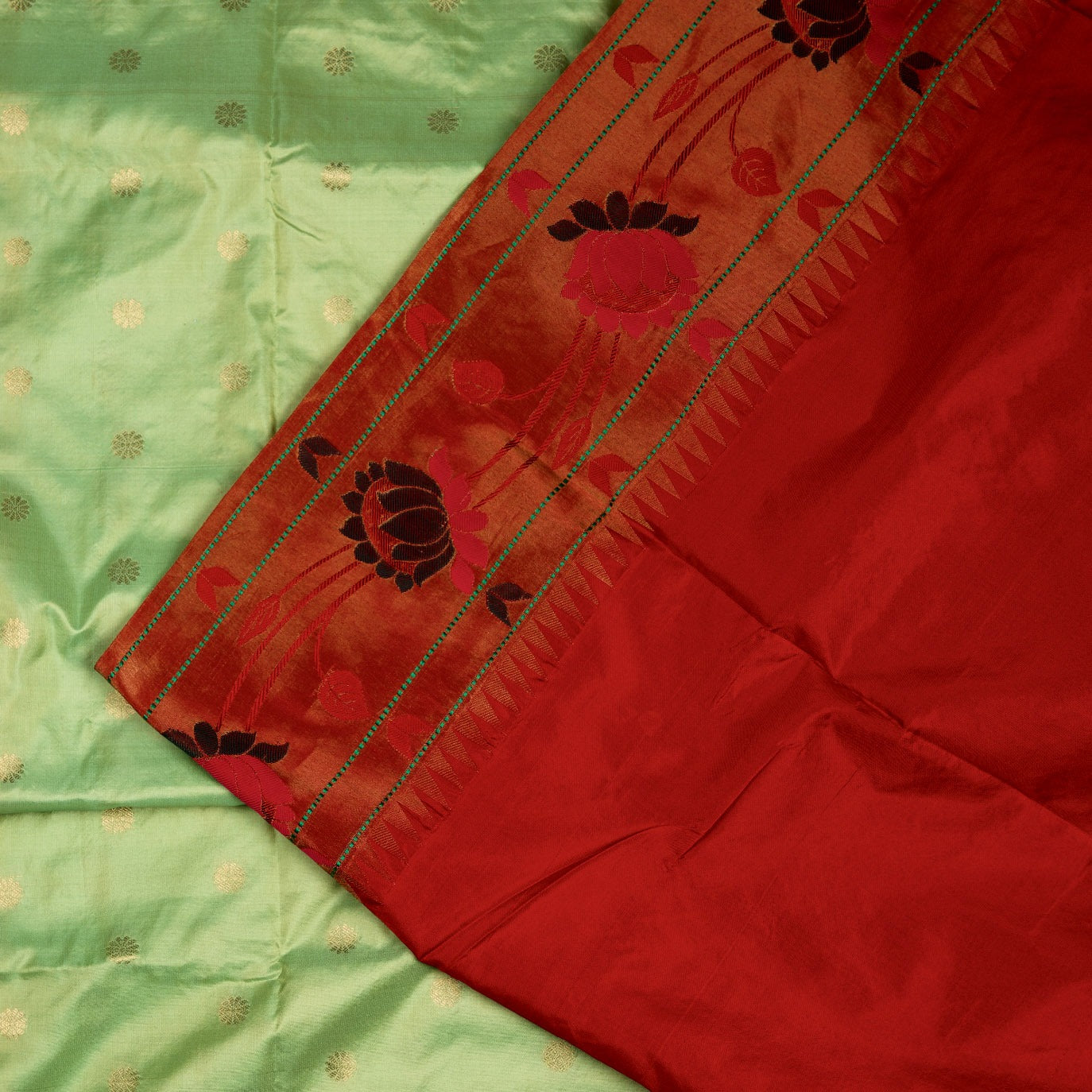 Parot Green Small Butta Pure Paithani Silk Saree (Swara)