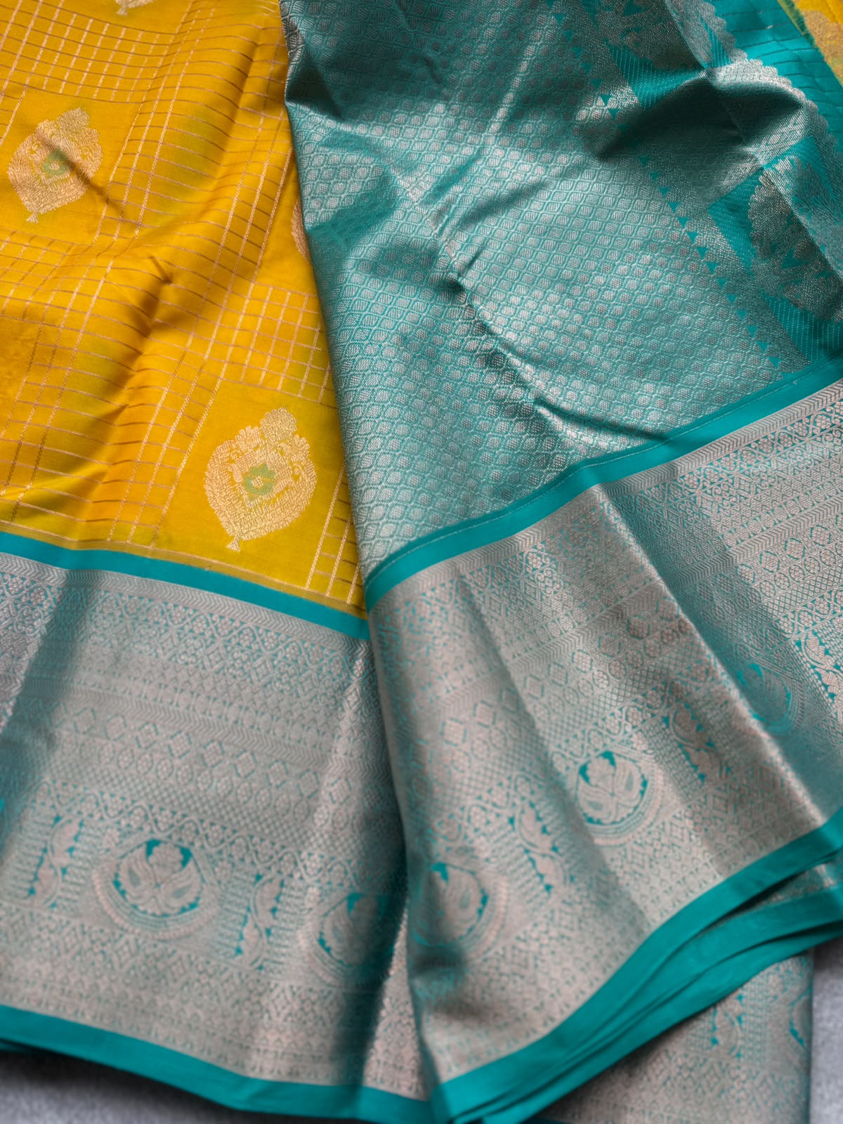 Yellow Pure Kanchi Silk Saree (Weaving Mistake)