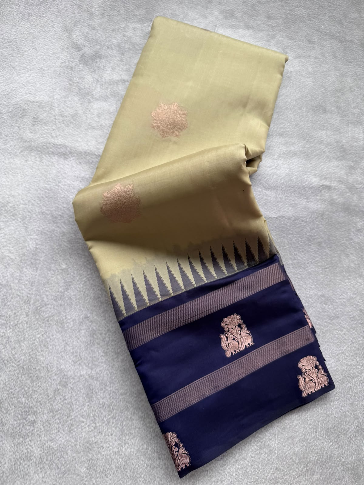 Cream Pure Kanchi Silk Saree (Weaving Mistake)