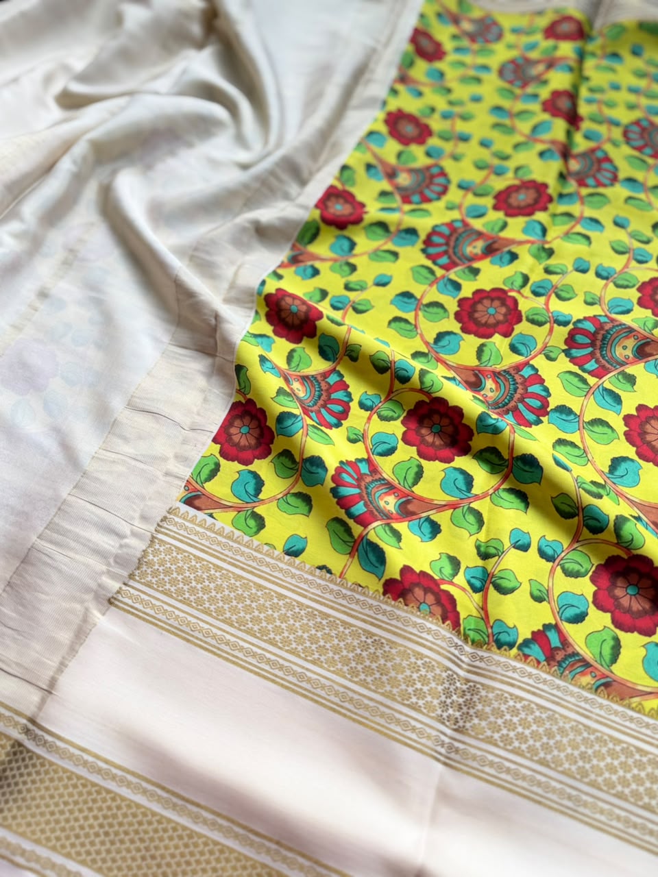 Digital Print Pure Mysore Crepe Silk Saree (Printing Mistake)