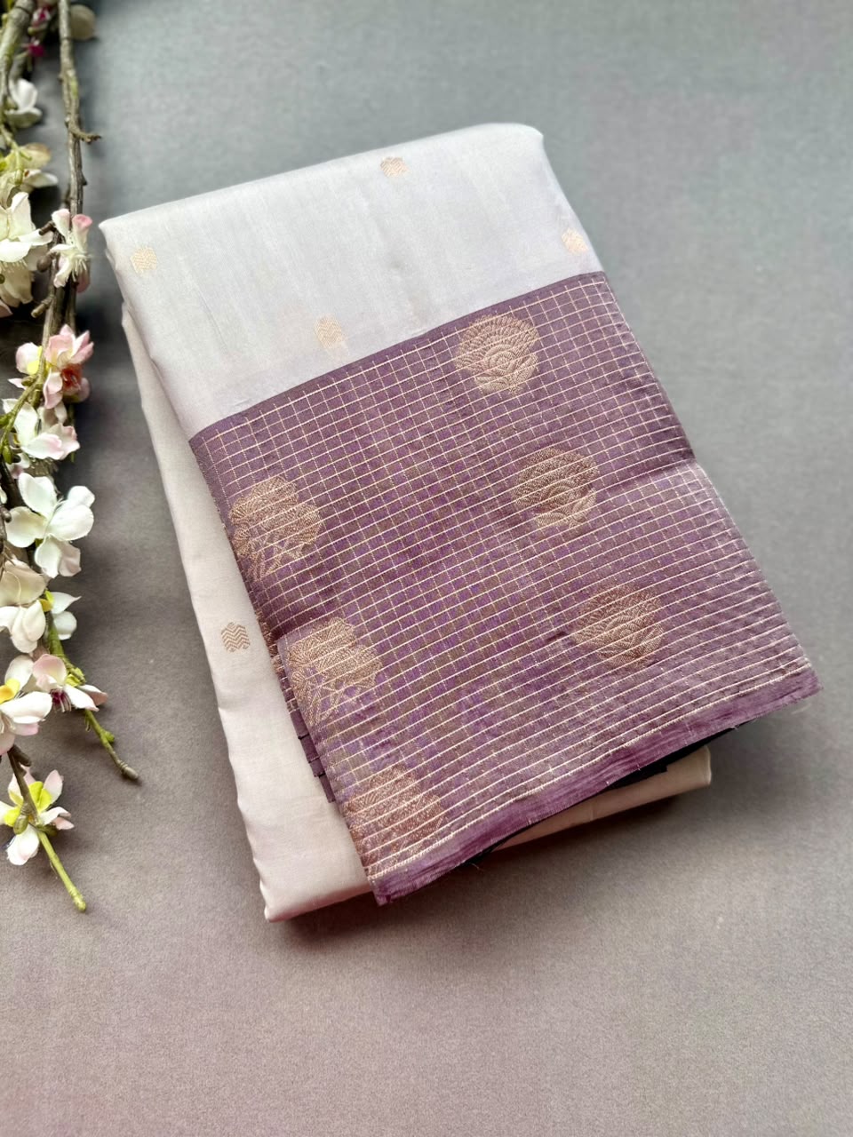 Grey Pure Kanchi Silk Saree (Weaving Mistake)