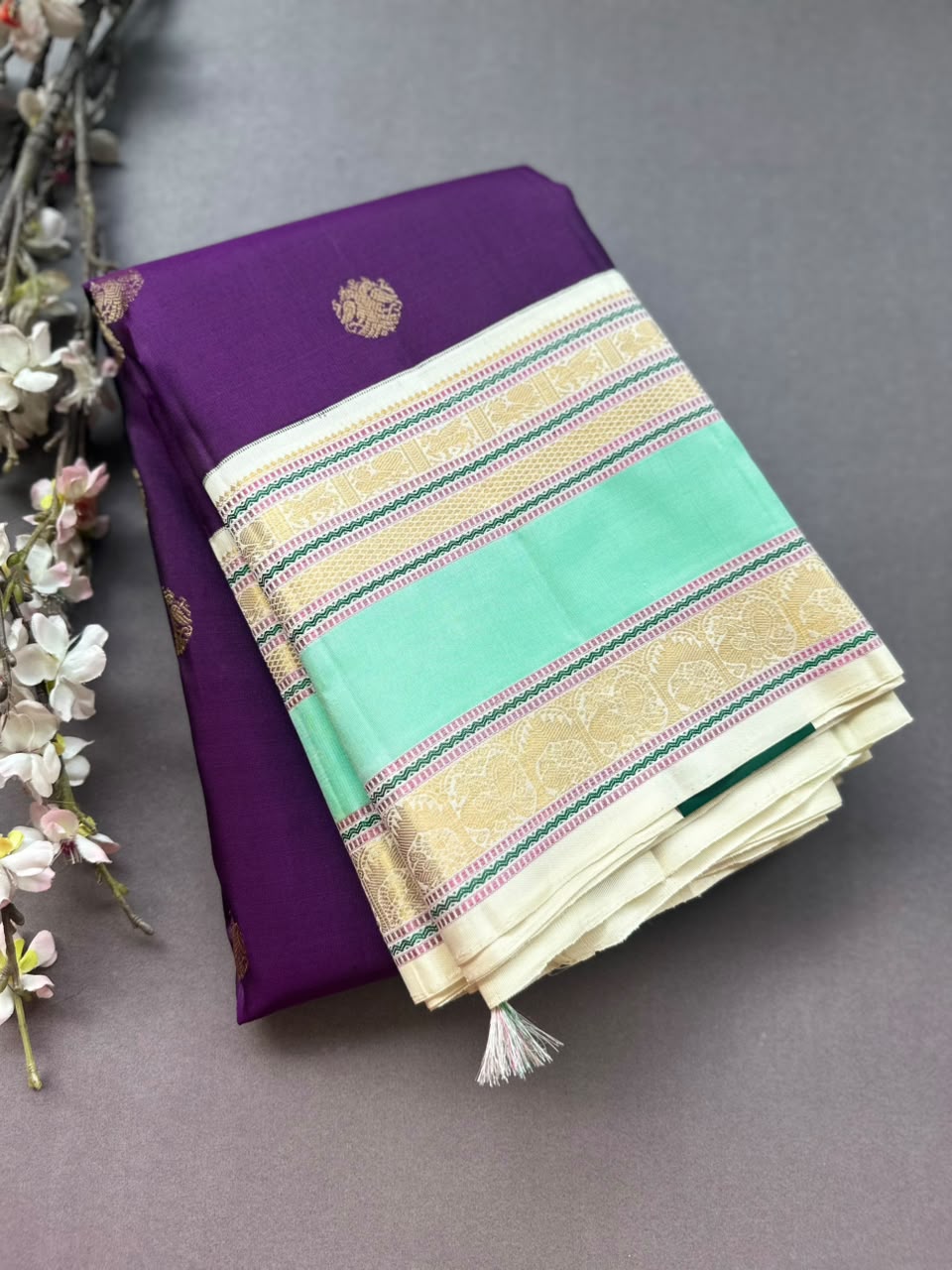 Winw Pure Kanchi Silk Saree (Weaving Mistake)