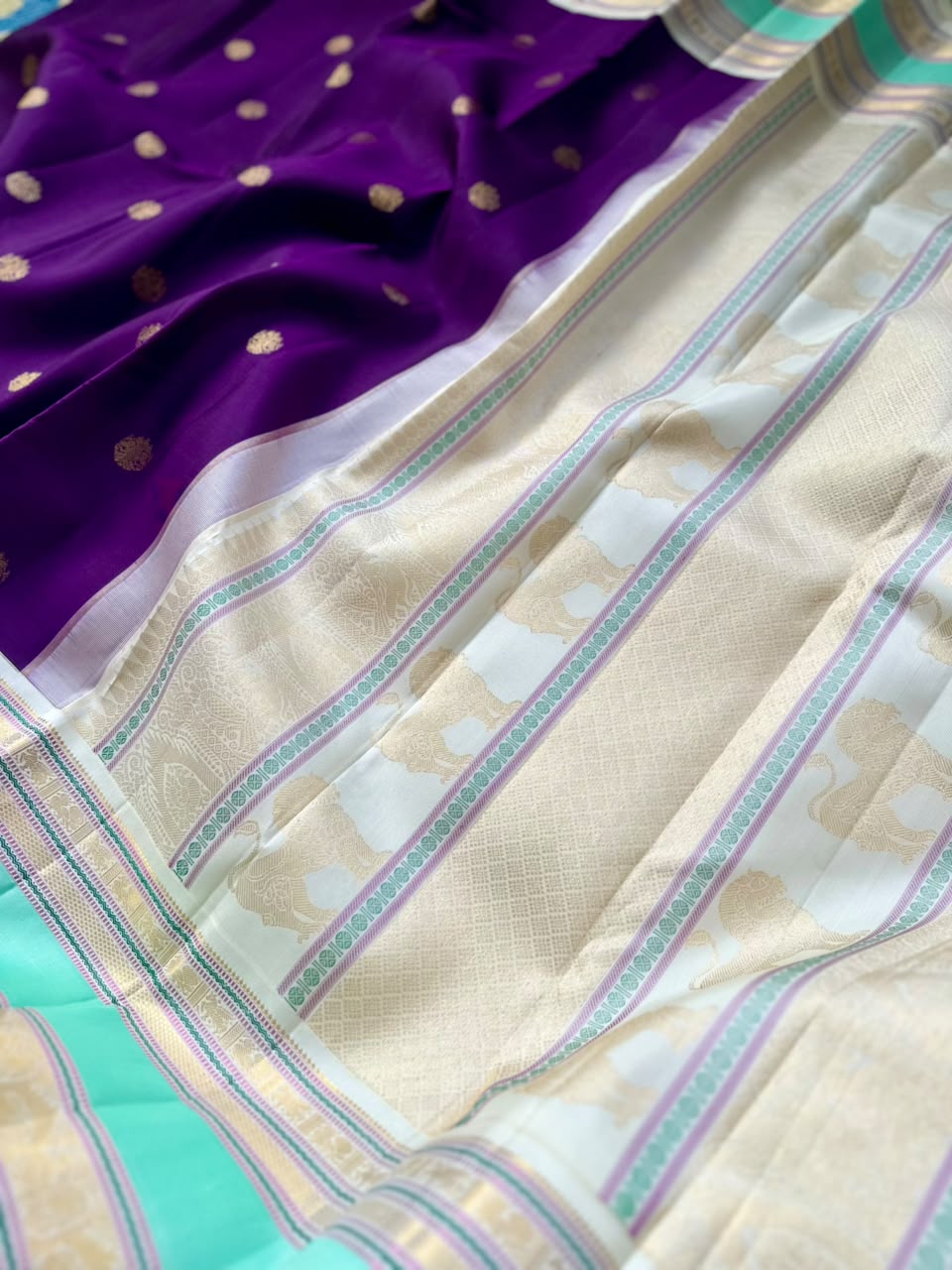 Winw Pure Kanchi Silk Saree (Weaving Mistake)