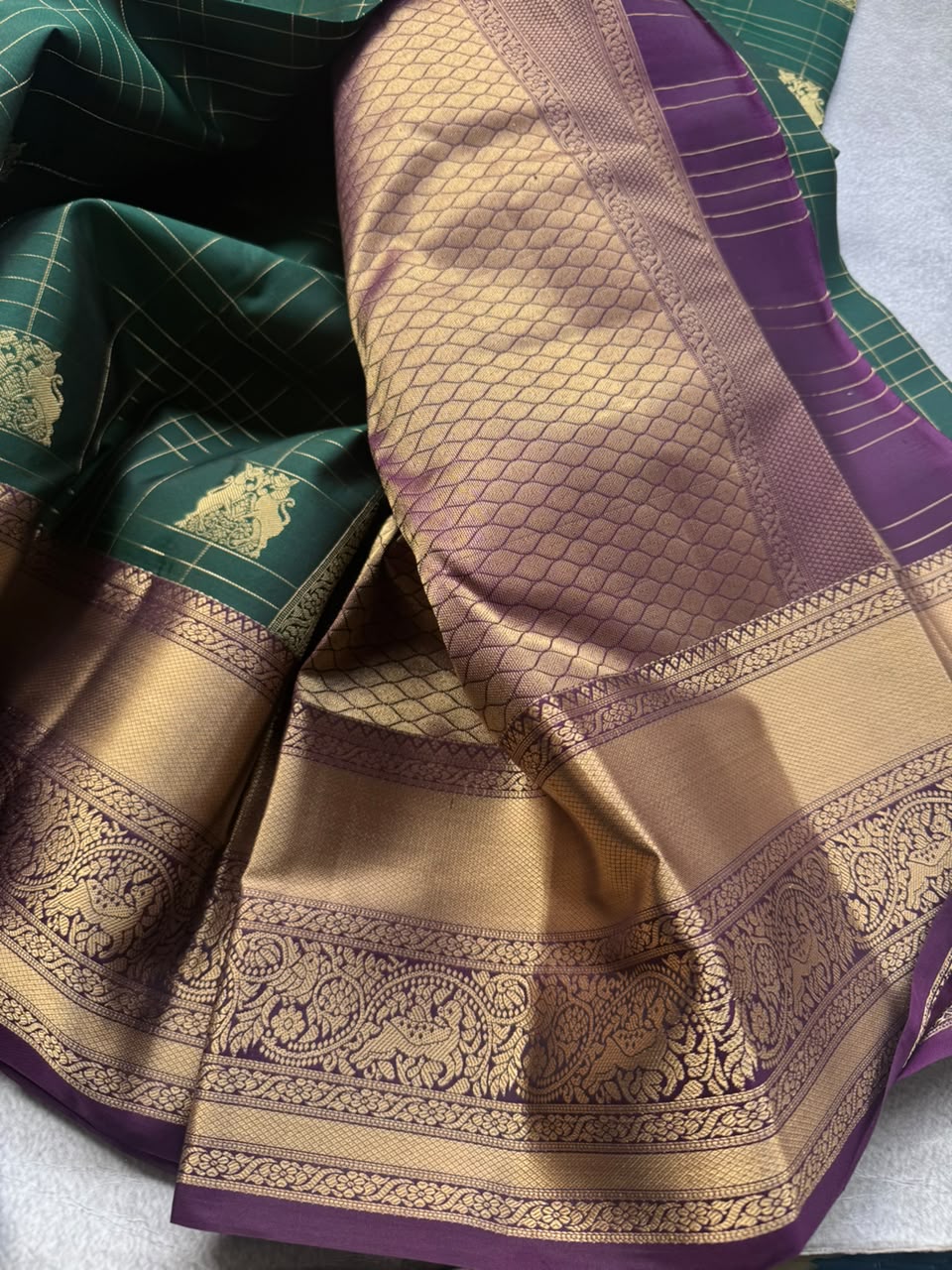 Bottle Green Pure Kanchi Silk Saree (Weaving Mistake)