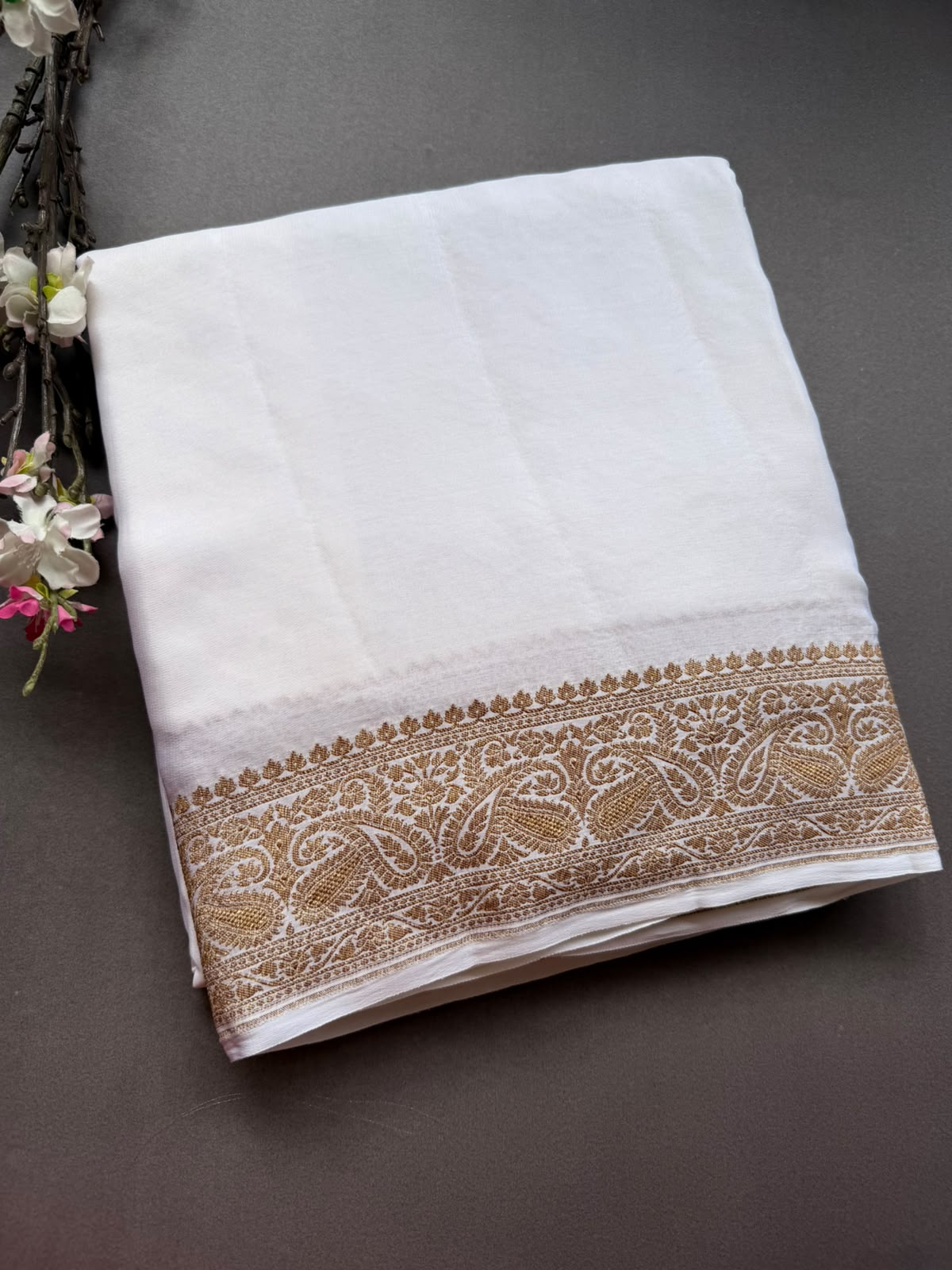 White Pure Benarasi Crepe Saree BCS107