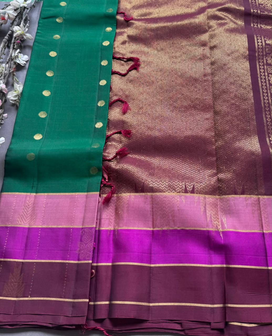 Green Pure Kanchi Silk Saree (Weaving Mistake)