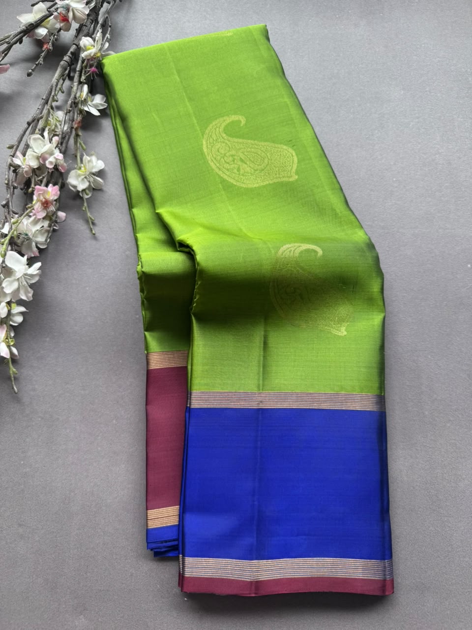 Green Pure Kanchi Silk Saree (Weaving Mistake)