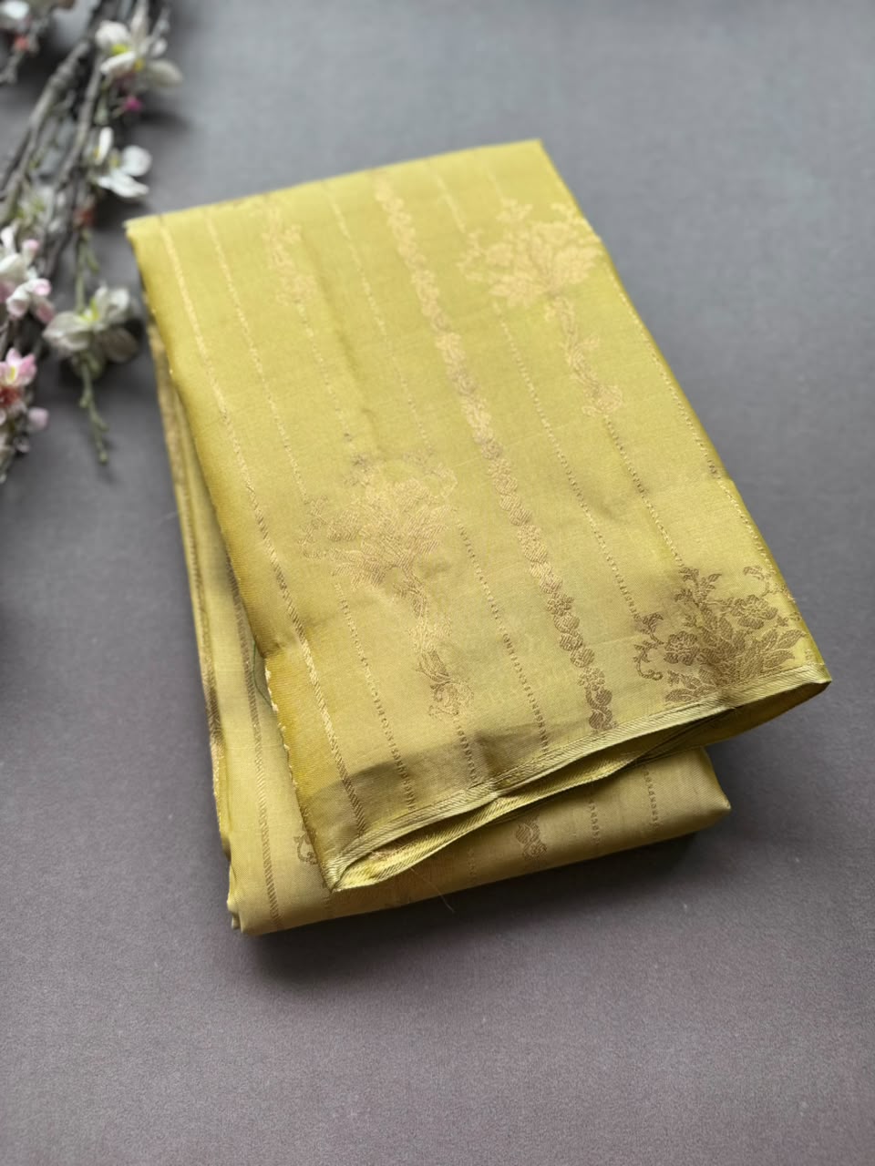 Gold Pure Kanchi Silk Saree (Weaving Mistake)