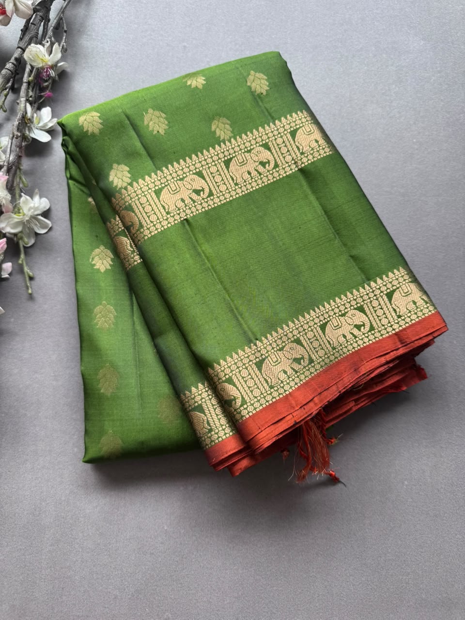 Green Pure Kanchi Silk Saree (Weaving Mistake)