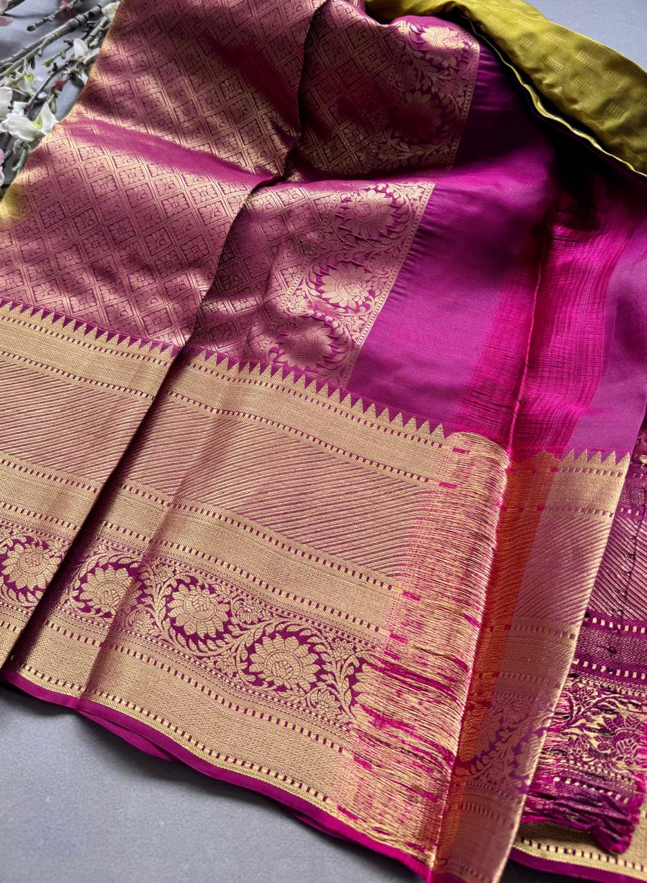 Mehandi Green Pure Kanchi Silk Saree (Weaving Mistake)