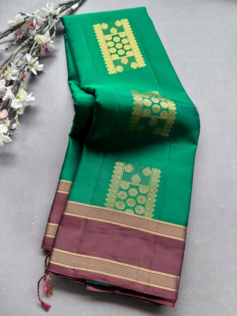 Green Pure Kanchi Silk Saree (Weaving Mistake)