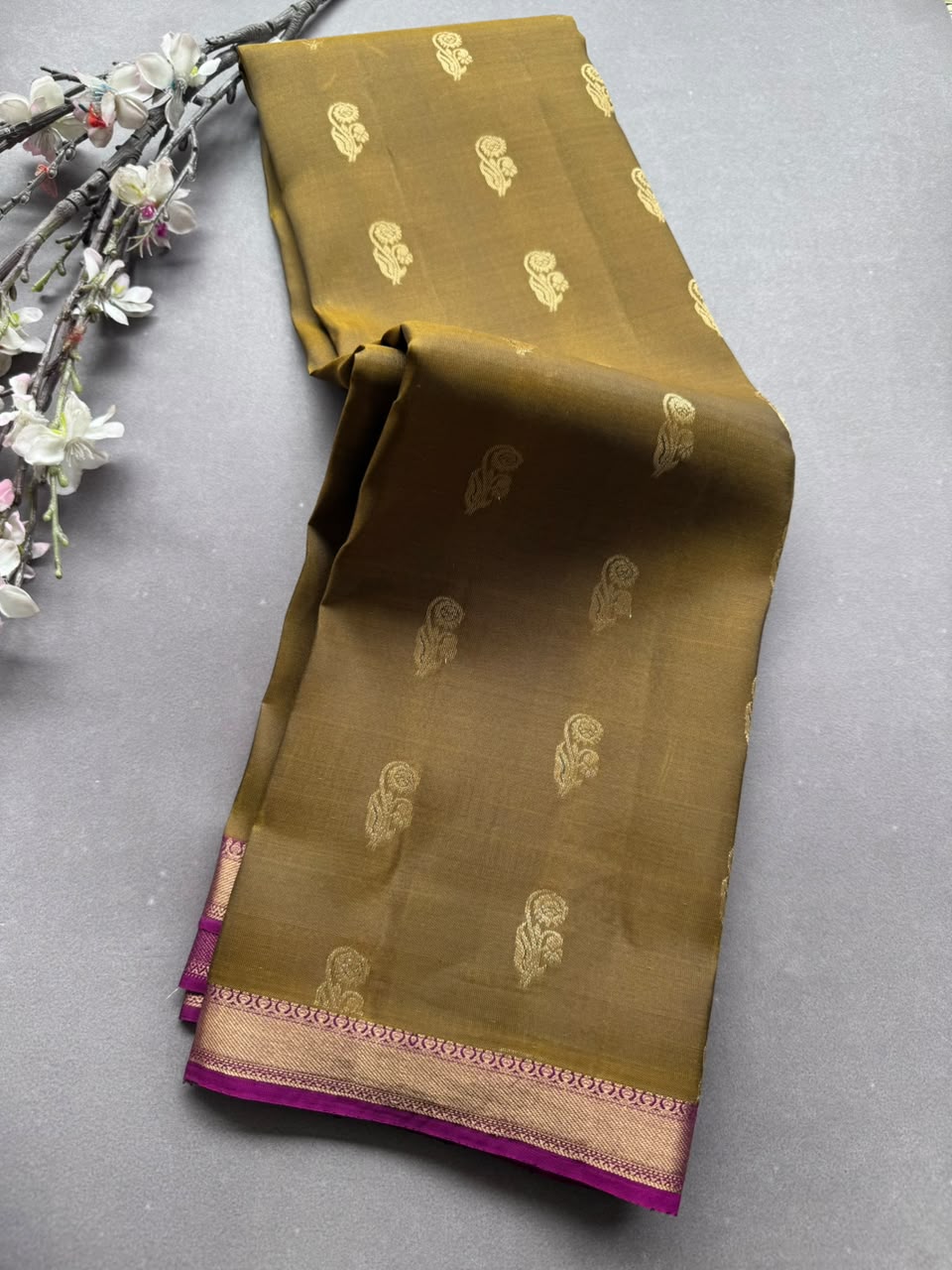 Mehandi Green Pure Kanchi Silk Saree (Weaving Mistake)