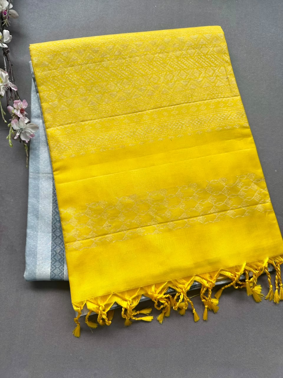 Yellow white Pure Kanchi Soft Silk Saree